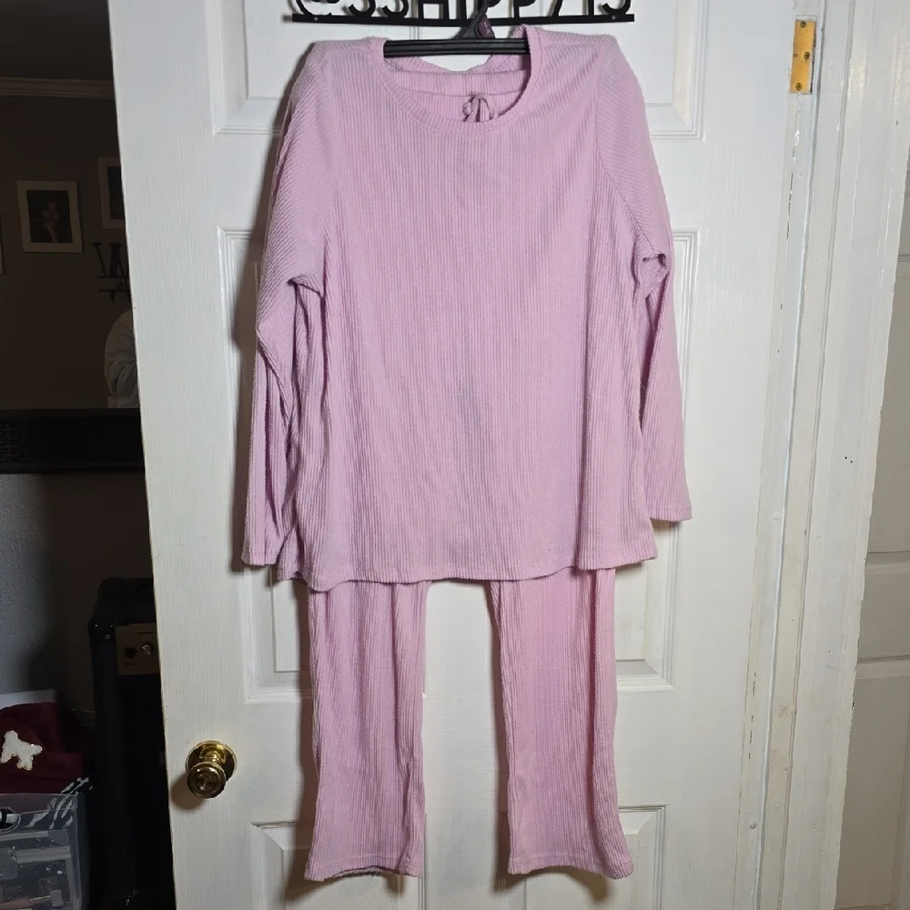Bobbie Brooks Soft Pink Women's Pajama Set - Picture 1 of 6